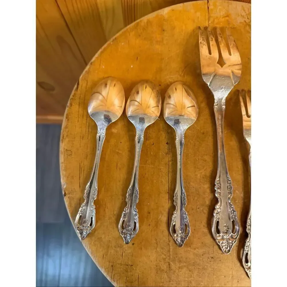 Oneida Real Silverplate Community Brahms 3 Spoons 2 Salad Forks 2 Forks 1Large F